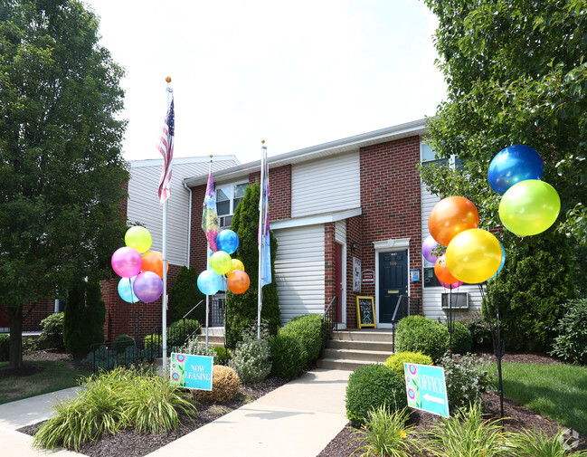 Leasing Office - Mayflower Crossing Apartments