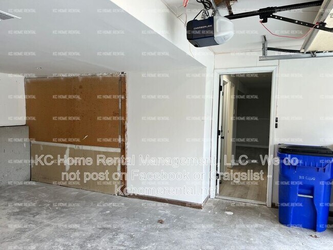 Building Photo - 12196 S Blackfoot Dr