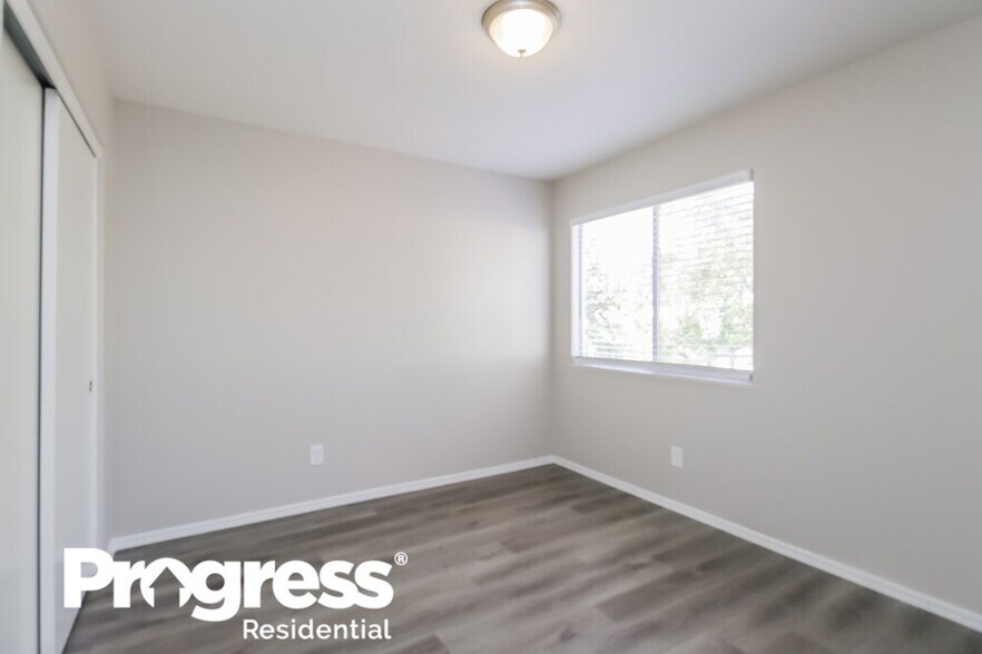 Building Photo - 1036 W Olive Ave