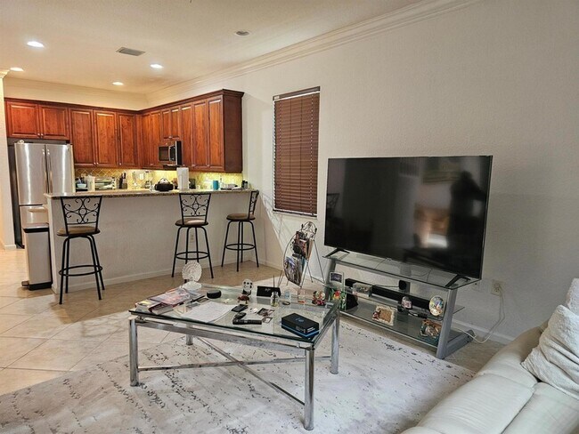 Building Photo - 7533 Topiary Ave