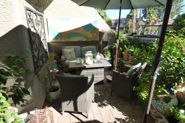 Building Photo - 10017 E Mountain View Rd