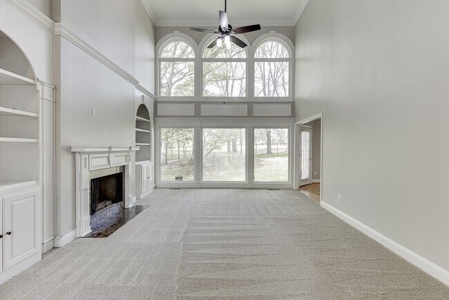 Building Photo - 9345 Riverclub Pkwy