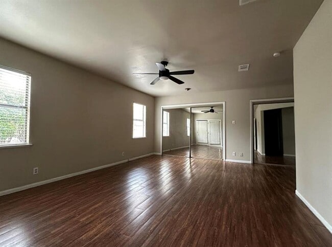 Building Photo - 2615 Euclid Ave