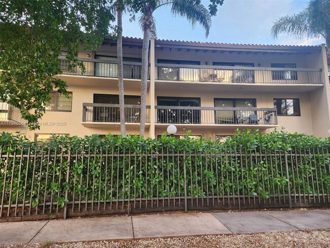Building Photo - 5201 Orduna Dr