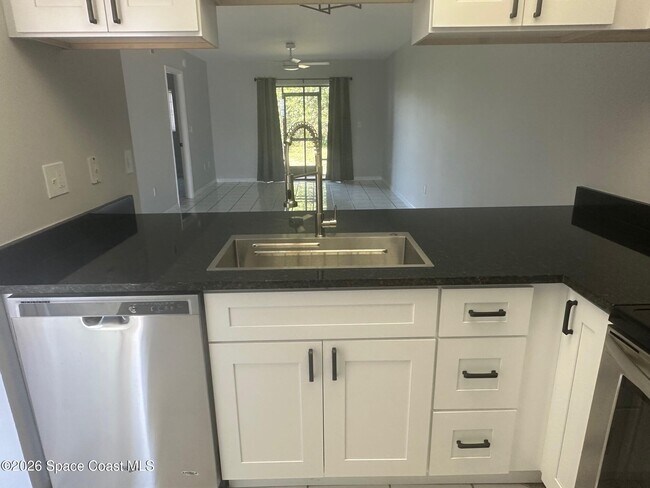 Building Photo - 1720 Murrell Rd