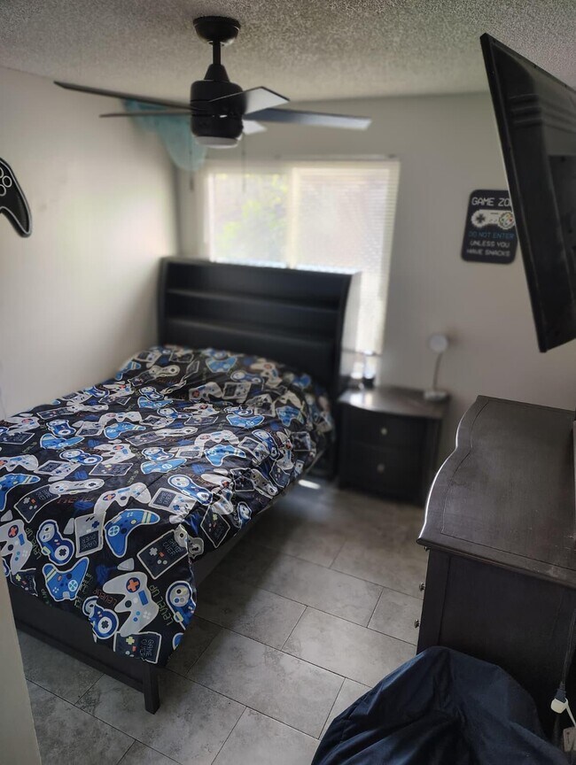 Building Photo - 5336 Bosque Ln