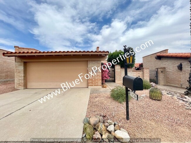 Building Photo - 7876 N Sendero Tres