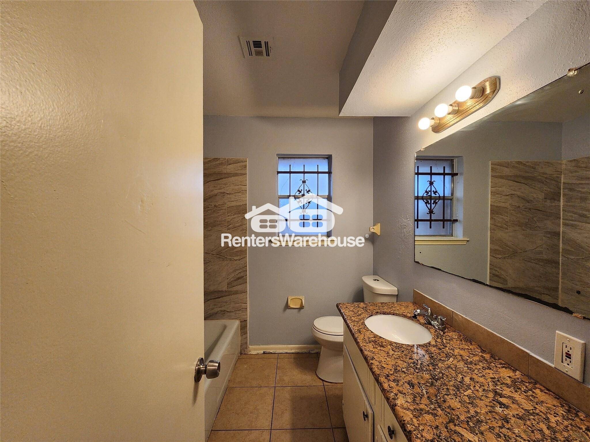 Building Photo - 9619 Guest St