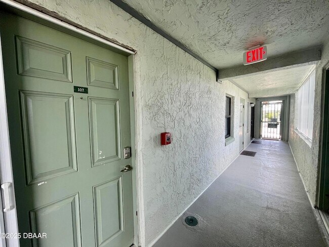Building Photo - 3800 S Atlantic Ave