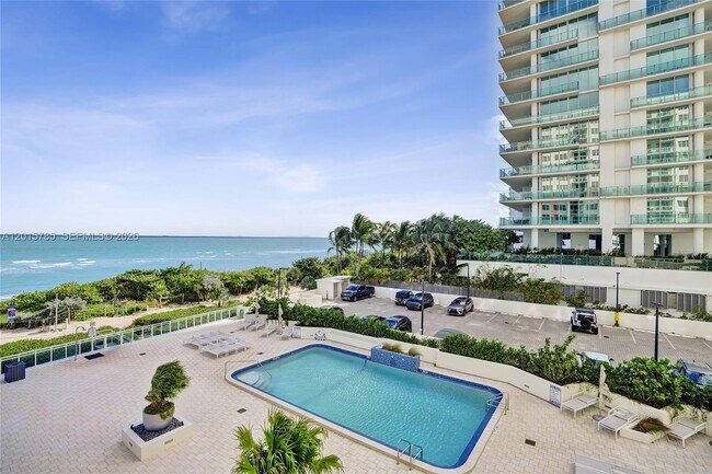 Building Photo - 6917 Collins Ave