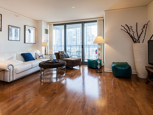 Building Photo - 450 E Waterside Dr