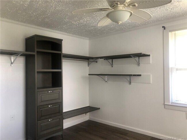 Building Photo - 30 Seemans Ln