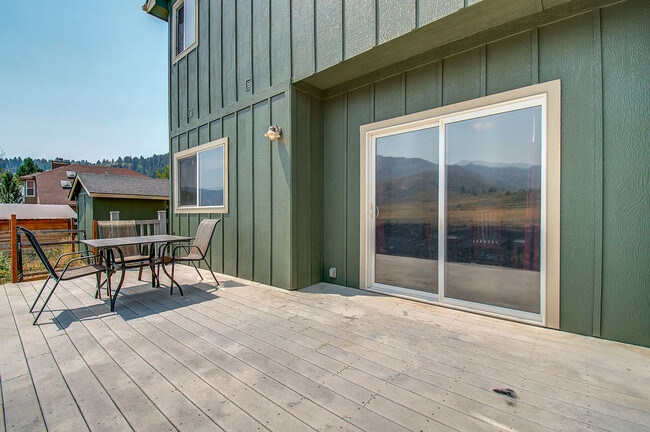 Building Photo - 21 Mores Creek Cir