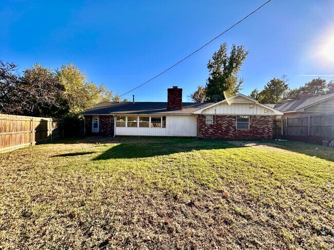 Building Photo - 3 Bed Home OKC - Move in Deposit-Free! (If Qualified)
