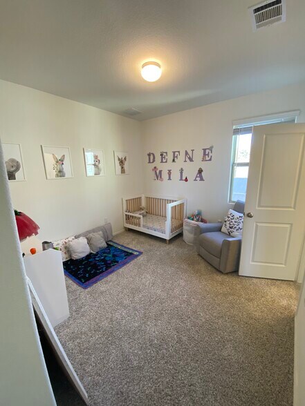 Building Photo - 10406 Bramble Berry Dr