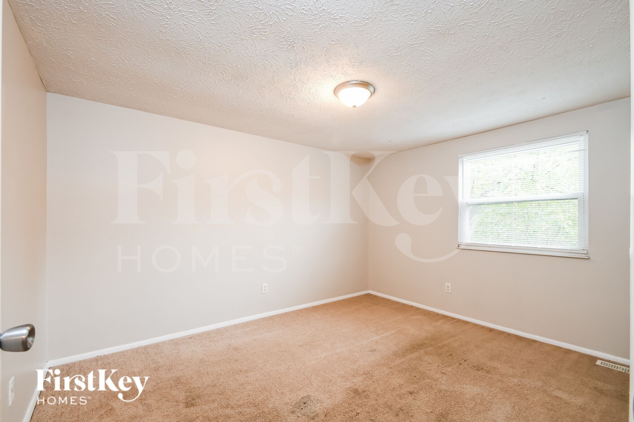 Building Photo - 9026 Kasteel Way