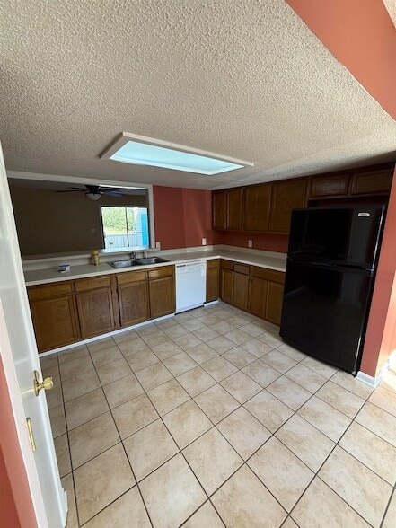 Building Photo - 951 Plantation Dr