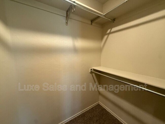 Building Photo - 757 SW 14th St
