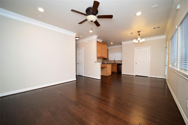 Building Photo - 3514 Clearview Cir