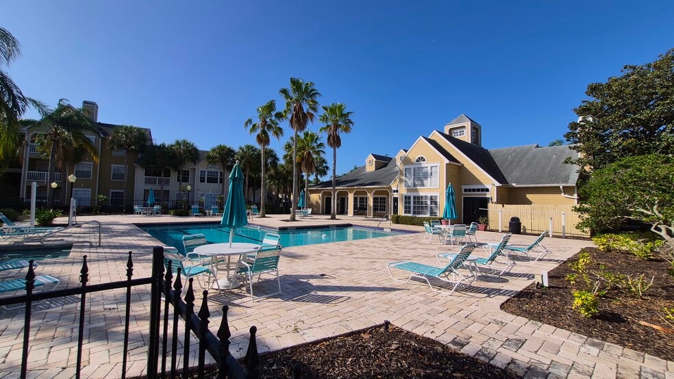 Building Photo - 1033 S Hiawassee Rd