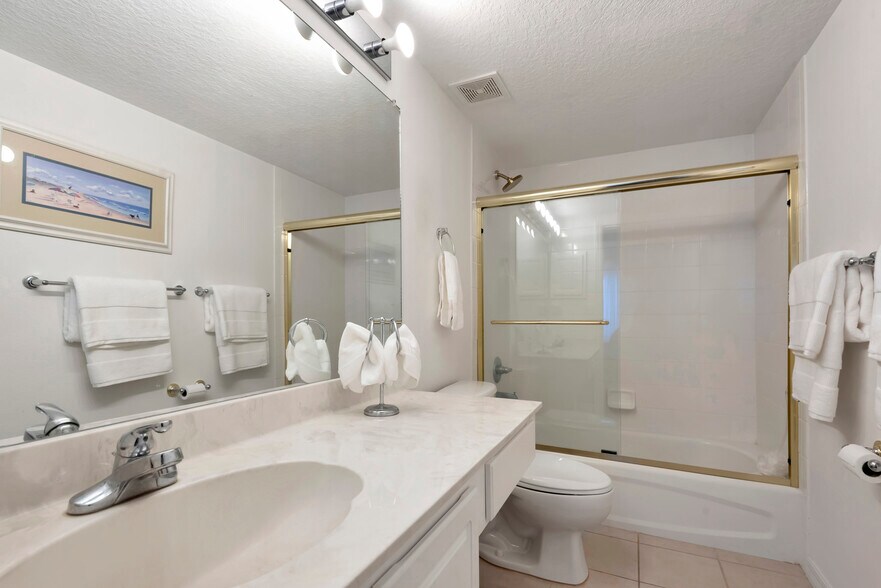 Building Photo - 711 N Halifax Ave