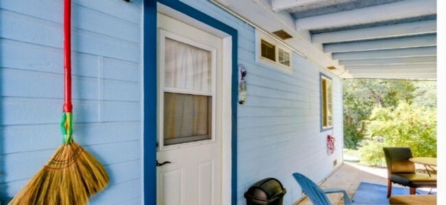 Building Photo - 331 Bonite St