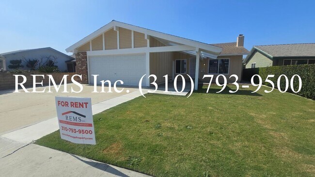 Building Photo - Fully Remodeled Single Family Home with Garage and Private Yard