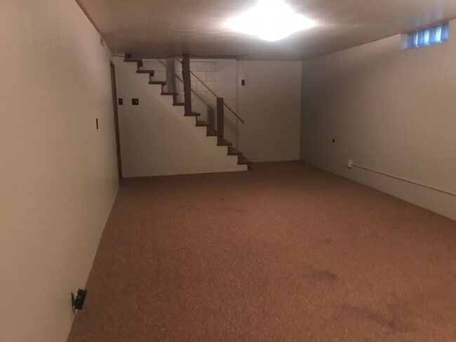 Building Photo - 3 Bedroom, 1.5 Bath - Single Family home in Baxter