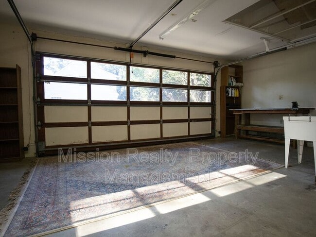 Building Photo - 7580 Rockfalls Dr