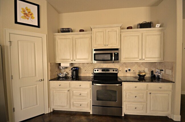 Building Photo - 3625 W Mountain View Dr