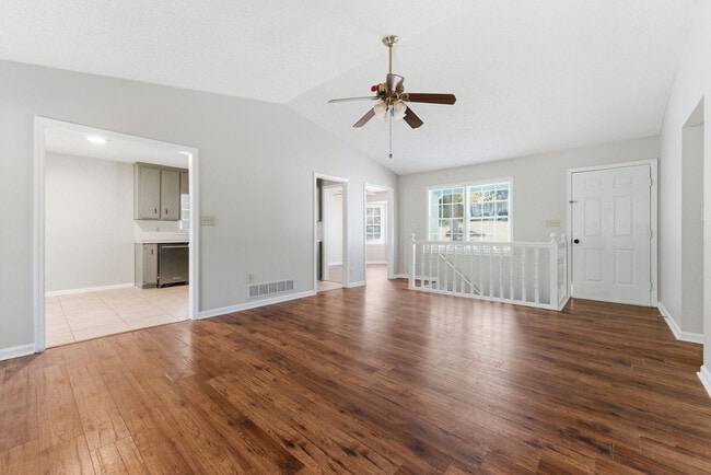 Building Photo - 50 Willowbrook Ct