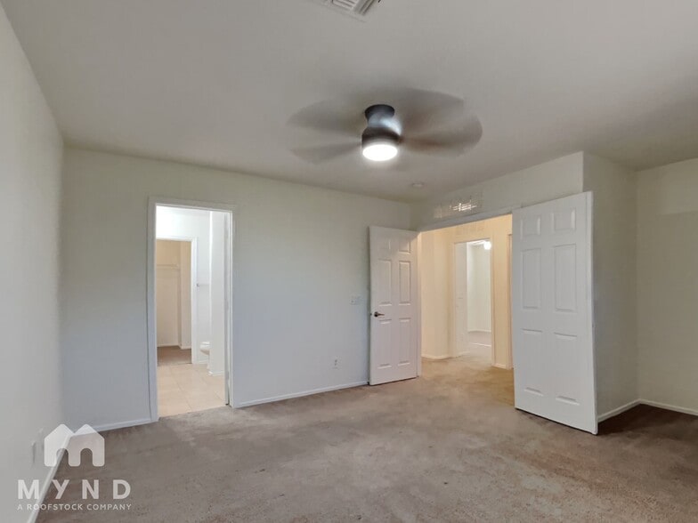 Building Photo - 1837 S 217th Ave