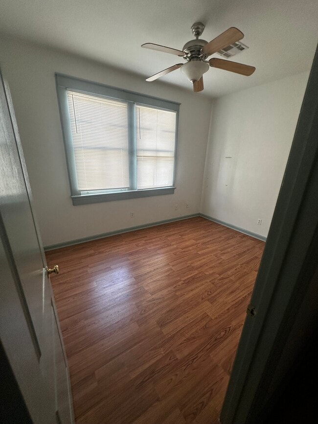 Building Photo - 4533 S Derbigny St