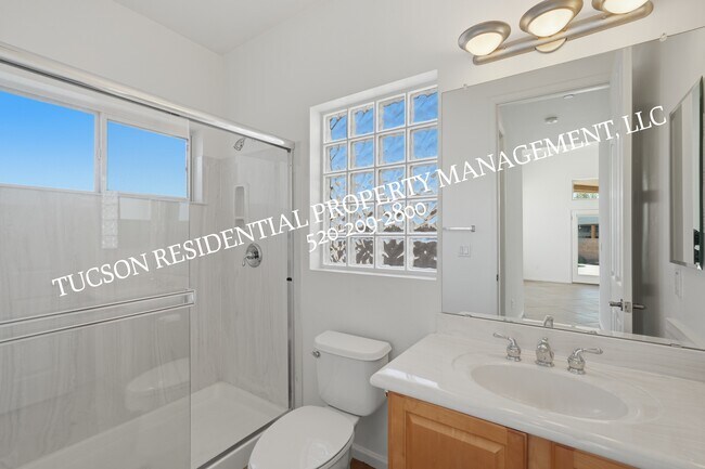 Building Photo - 13245 N Booming Dr