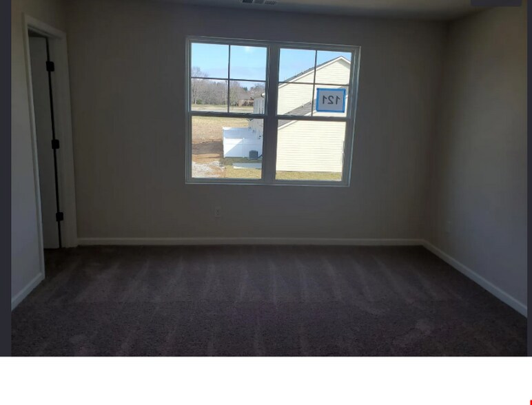 Building Photo - 114 Fister Dr