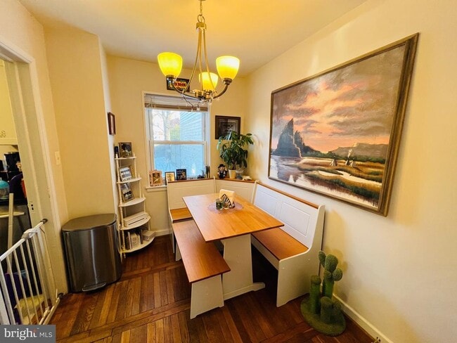 Building Photo - 909 S Irving St