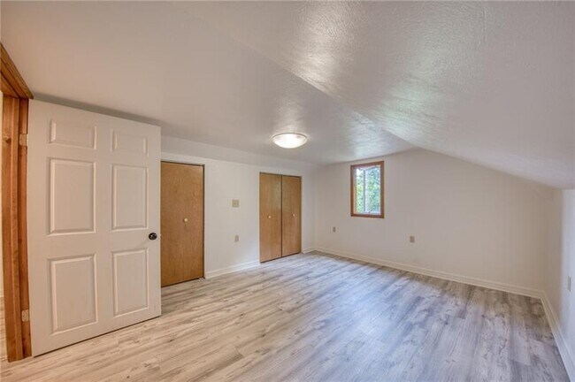 Building Photo - 4465 Mt Troy Rd Ext