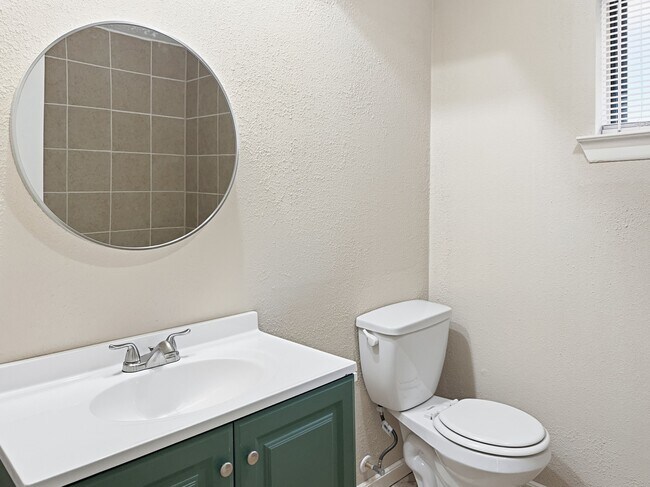 Building Photo - 2330 Cades Cove Dr