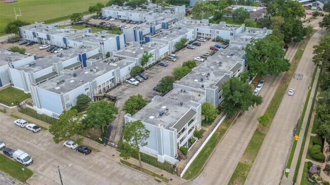 Building Photo - 781 Country Pl Dr