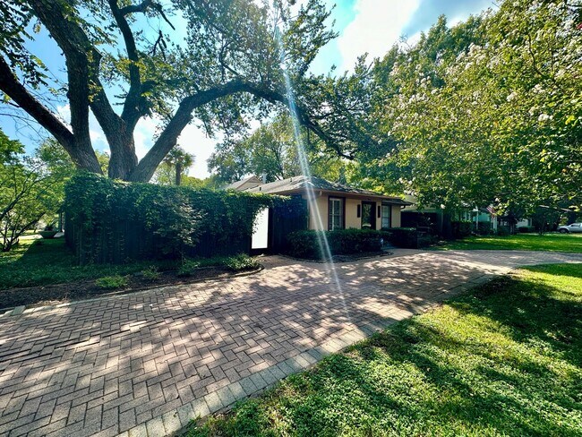 Building Photo - Wonderful newly updated home for rent in t...