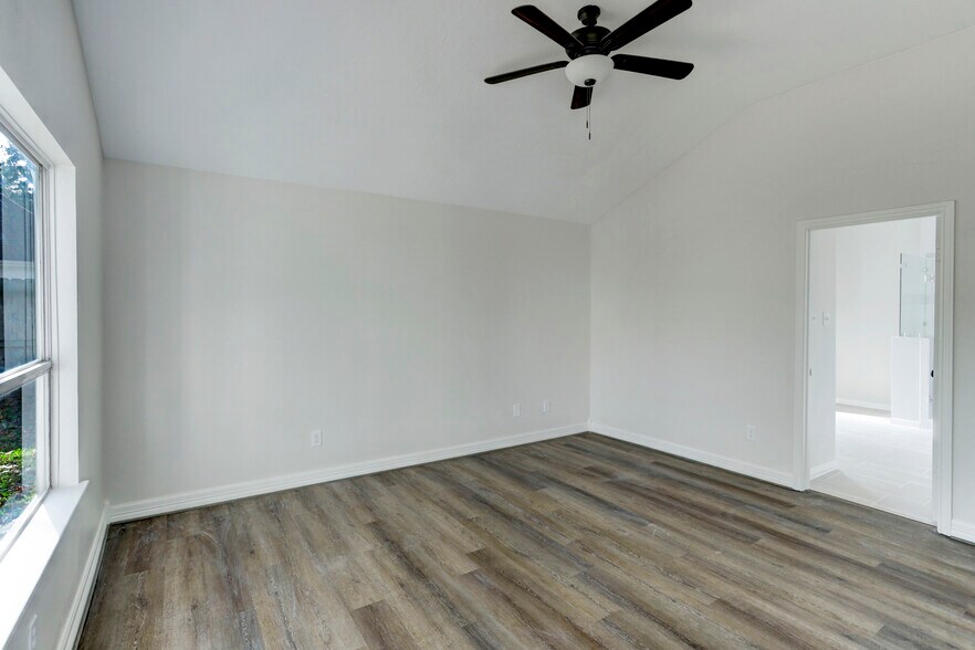 Building Photo - 18323 Autumn Trails Ln