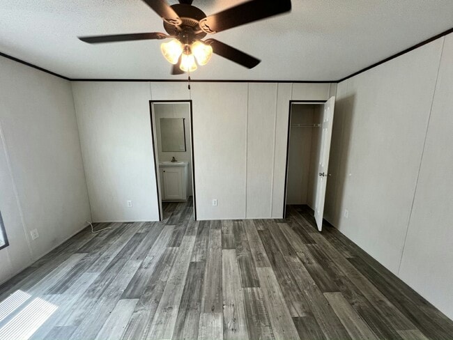 Building Photo - 31 Park Pl