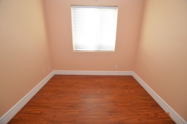 Building Photo - 638 Harvester Course Dr