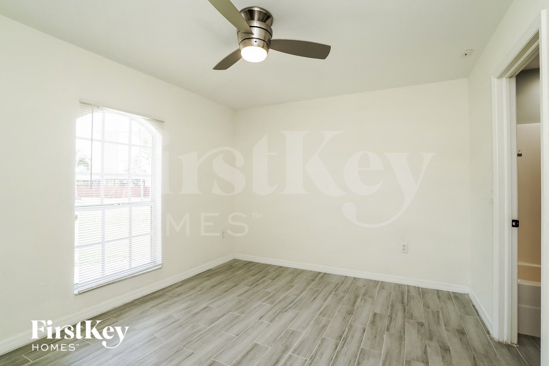 Building Photo - 8451 Caloosa Rd