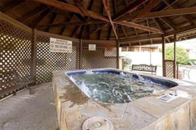 Building Photo - 2010 Cloisters Dr