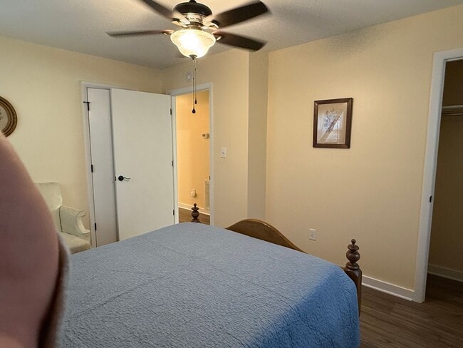 Building Photo - Intro to Homesteading! 3/1 furnished Property for rent