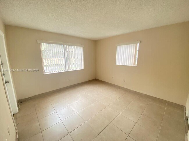 Building Photo - 13920 Lake Placid Ct
