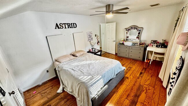 Building Photo - 14506 Wadlington Dr