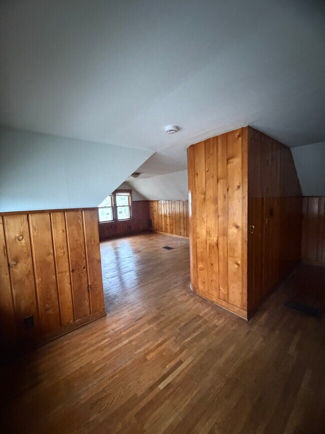 Building Photo - Phelps Studio