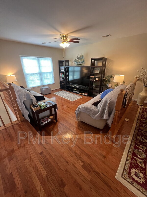 Building Photo - 7427 Salford Ct
